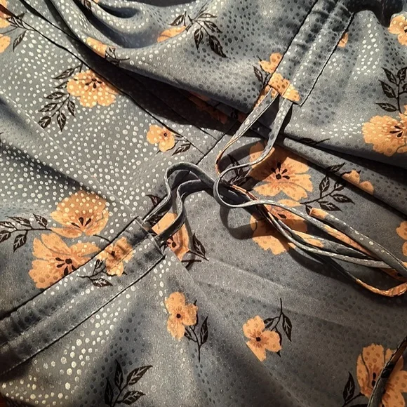 Emma & Michele silky lightweight spring summer midi length sleeveless dress - Picture 9 of 9